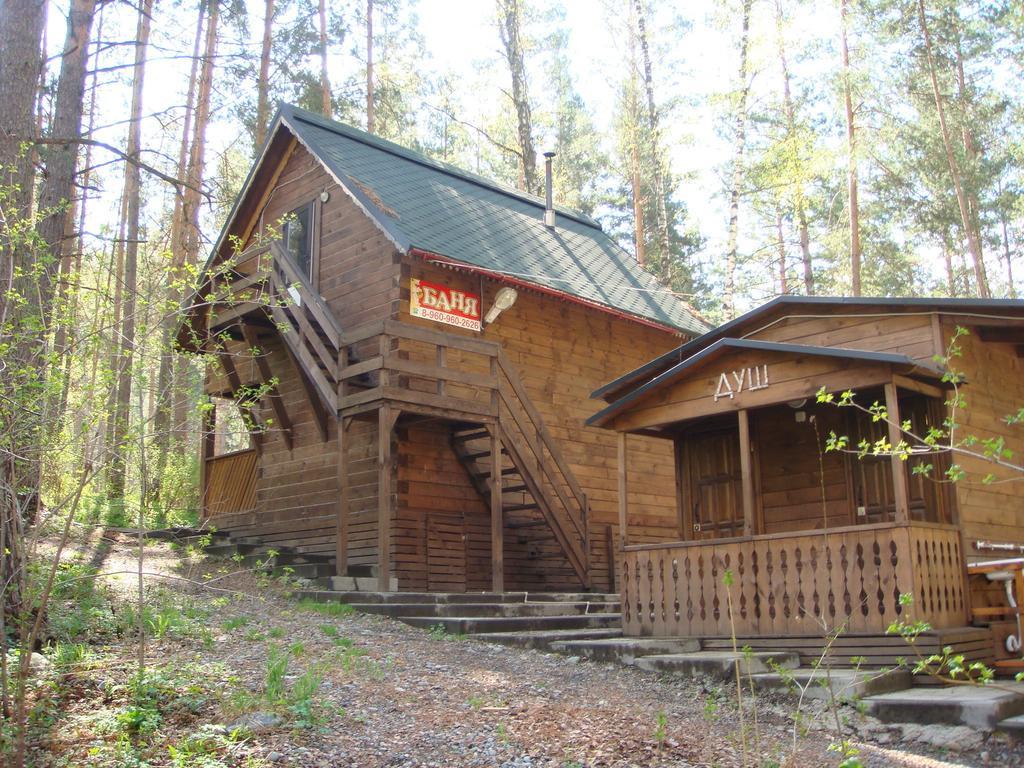 Гелион. Гелион парк отель Манжерок. Гелион парк отель горный Алтай. Манжерок бассейн горный Алтай. Парк отель Манжерок бассейн.